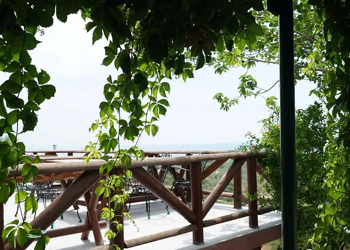 Szálloda Assos Ada *