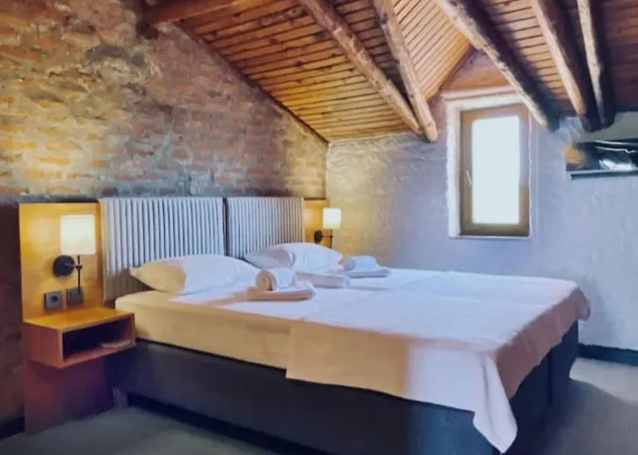 Szálloda Assos Ada *