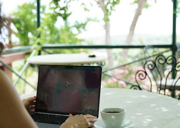 Szálloda Assos Ada *